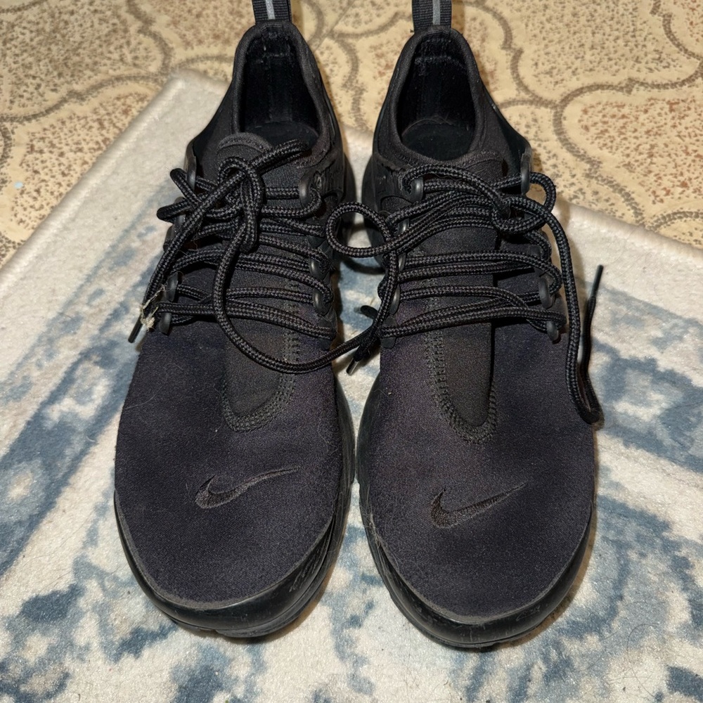 Nike Air black sneakers women’s size 8